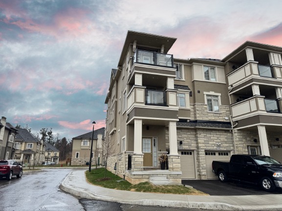 #2-800 Beach Blvd, Hamilton